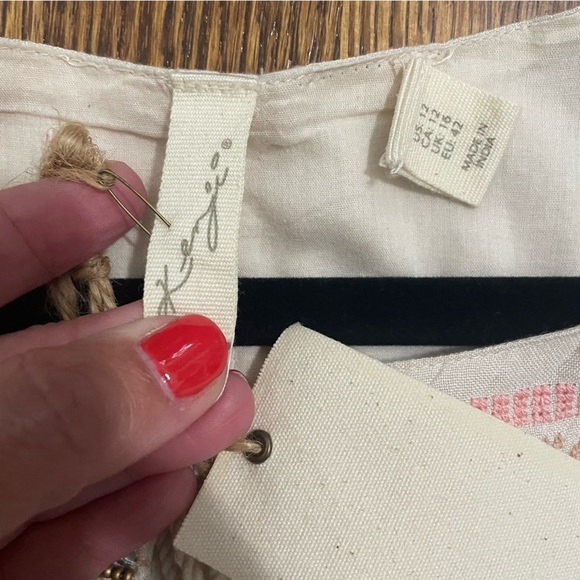 Kenzie Kensie Ladies Shift Dress Tan Style Embroidered Sequined Size 12, NWT - Picture 8 of 9